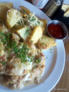 Eat Chow Country Gravy on Peasant Bread