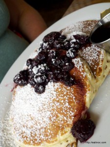 Eat Chow Oatmeal Pancake with Berry Compote